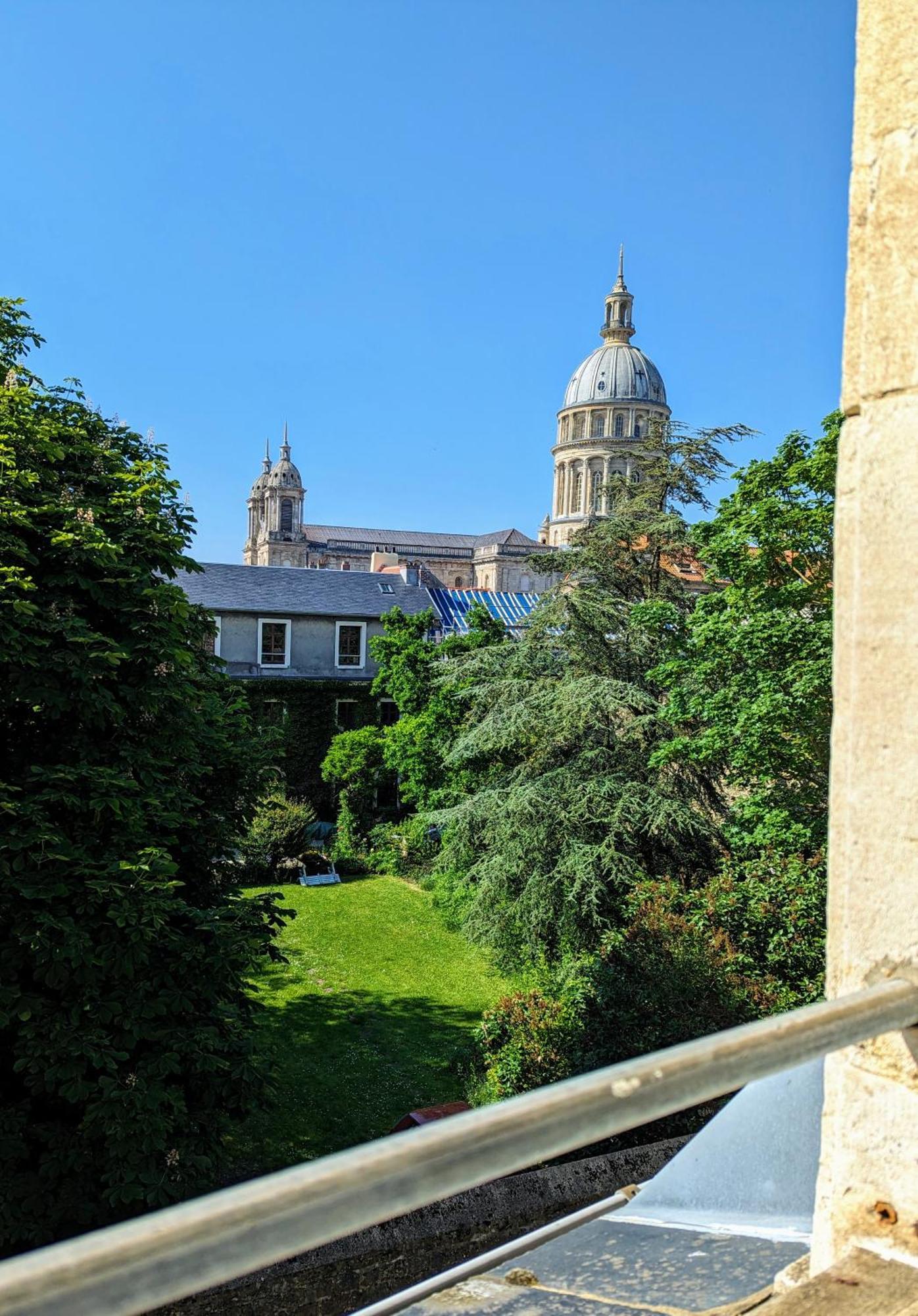Vue Basilique, Au Coeur De La Vieille Ville Boulogne-sur-Mer Bagian luar foto